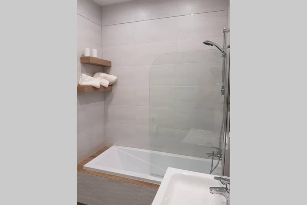 Komfortowy Nowoczesny Apartament Kustronia Z Garazem Balkonem Wanna بييلسكو بياوا المظهر الخارجي الصورة